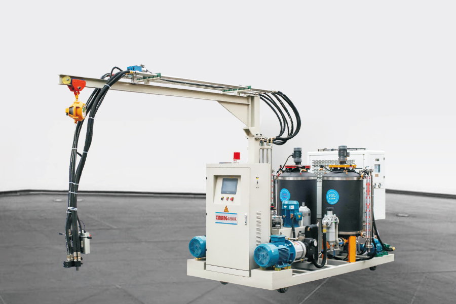 To-komponent mobil polyuretan med høy trykk injeksjonsmaskin med spor To-komponent mobil polyuretan med høy trykk injeksjonsmaskin med spor